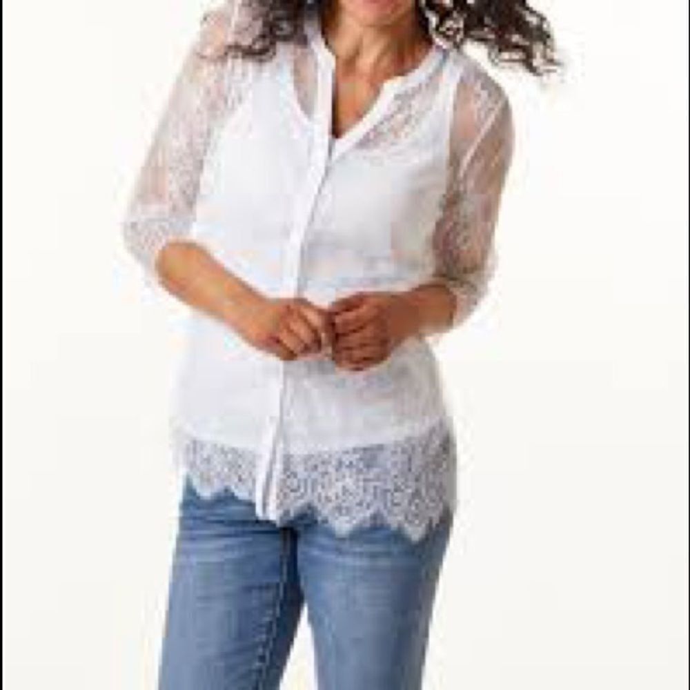 𝅺⭐️nwt Cleo White Lace Top⭐️